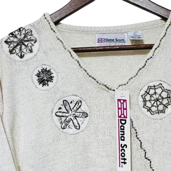 Vintage Dana Scott Ivory Beaded Snowflakes Soft Silk Angora Sweater Sz L NWT - Picture 2 of 8
